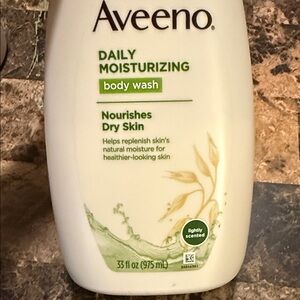 Aveeno Daily Moisturizing Body Wash - White